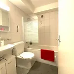 3-room Up To 5 Guests Family Business Free Wifi Netflix Sky Dazn 1000 International Tv Channels *