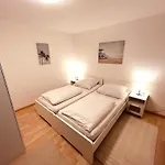 3-room Up To 5 Guests Family Business Free Wifi Netflix Sky Dazn 1000 International Tv Channels *