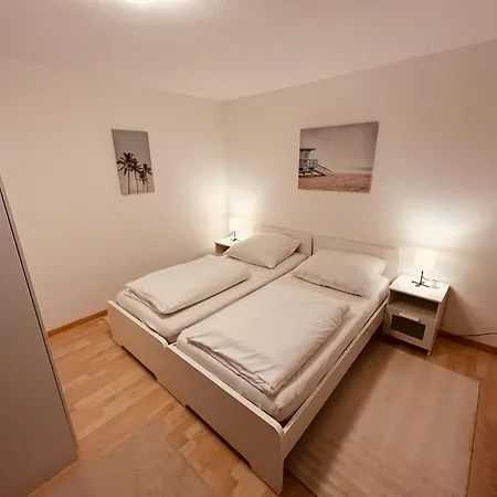 3-Room Apartment Up To 5 Guests Family Business Free Wifi Netflix Sky Dazn Disney Plus 1000 International Tv Channels Apartment