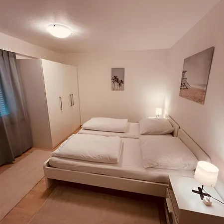 3-Room Apartment Up To 5 Guests Family Business Free Wifi Netflix Sky Dazn Disney Plus 1000 International Tv Channels Daire *