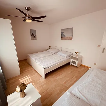 3-room Up To 5 Guests Family Business Free Wifi Netflix Sky Dazn 1000 International Tv Channels
