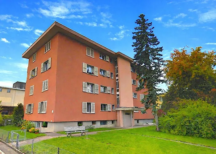 3-room Up To 5 Guests Family Business Free Wifi Netflix Sky Dazn 1000 International Tv Channels דירה