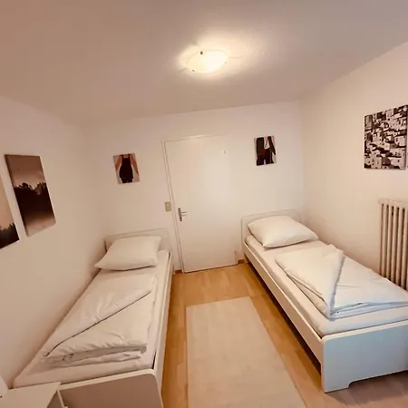 3-Room Apartment Up To 5 Guests Family Business Free Wifi Netflix Sky Dazn Disney Plus 1000 International Tv Channels Apartament Wynau