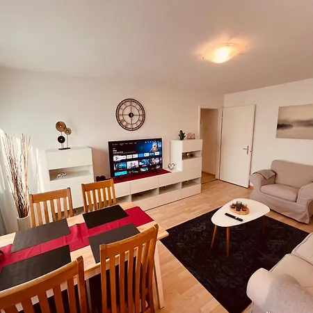 3-Room Apartment Up To 5 Guests Family Business Free Wifi Netflix Sky Dazn Disney Plus 1000 International Tv Channels
